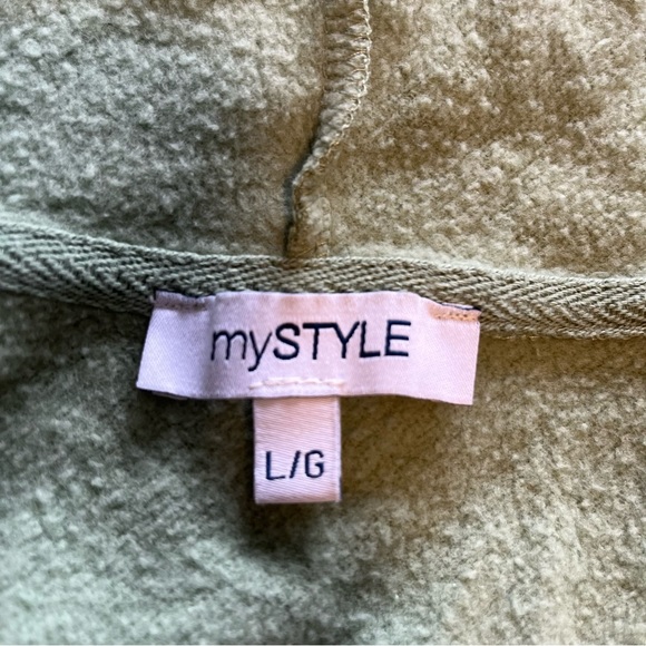 Sage green hoodie size large - Picture 3 of 5
